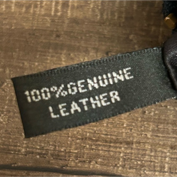 DKNY Black Leather Napa Quilted Crossbody Purse Pre-Owned Fair Condition - Picture 16 of 16